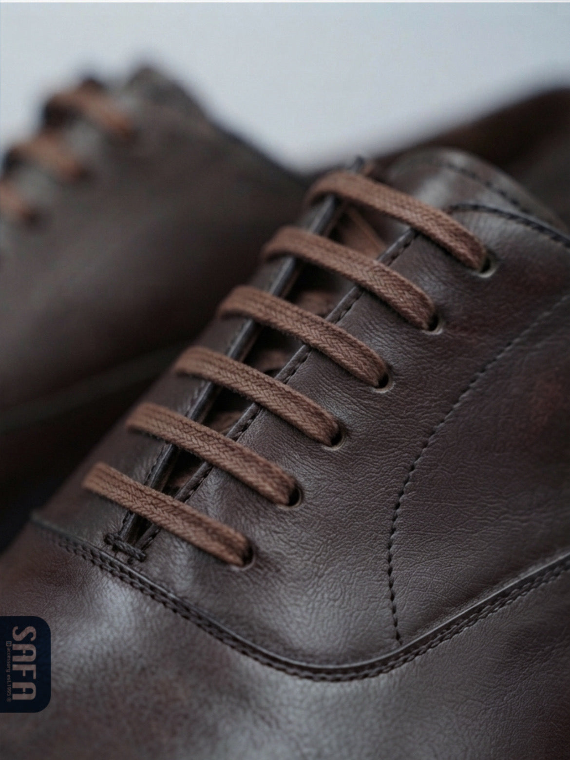 Waxed flat shoelaces